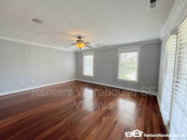 Building Photo - 2940 Hollister Ave