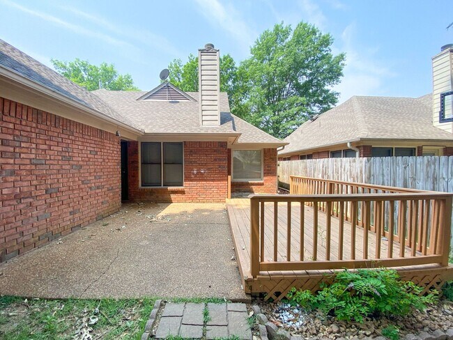 Building Photo - 3 bed 2 bath in Cordova w/ nearly 1800 Sq ft