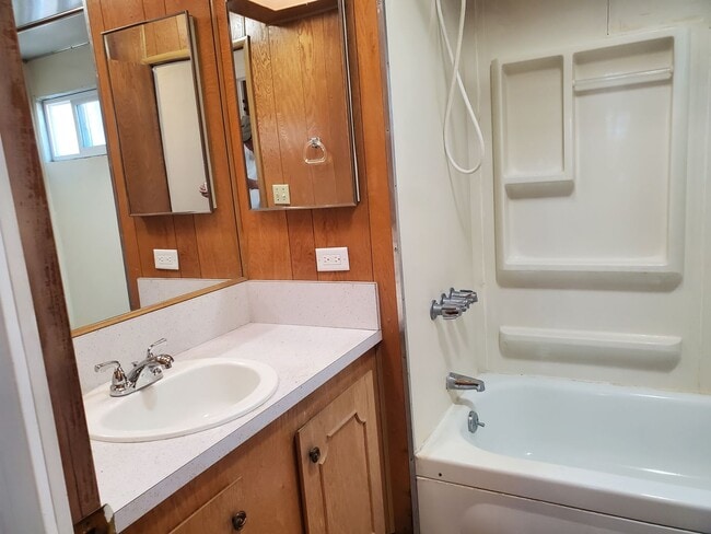 Building Photo - 2-bedroom 2-bathroom rental in Birch Bay!