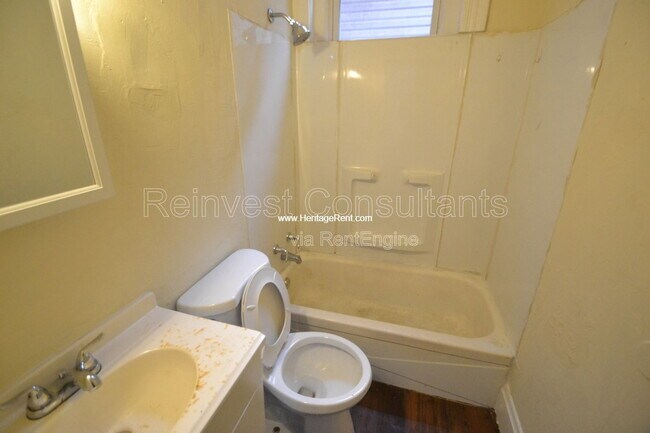 Building Photo - 1042 Marshall Ave