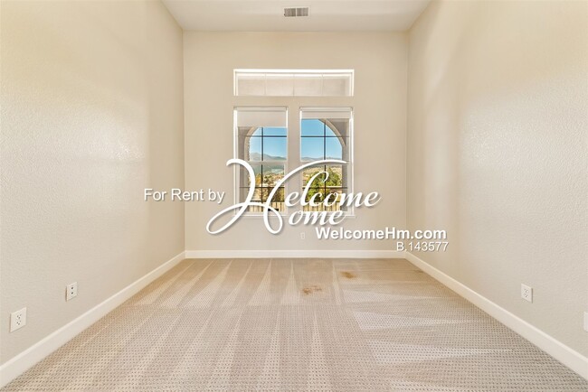 Building Photo - 15020 Redmond Lp