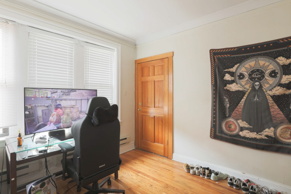 Building Photo - 837 W Cornelia Ave