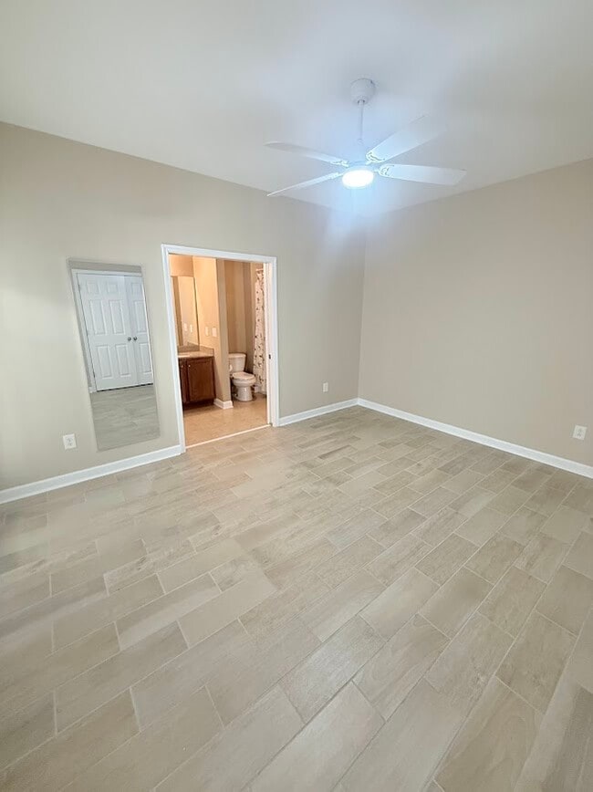 Building Photo - 951 Hendrick Ave