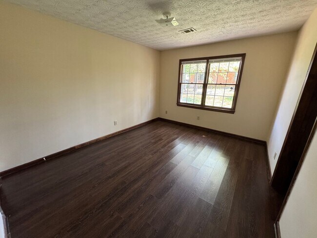 Building Photo - 125 Williamson St