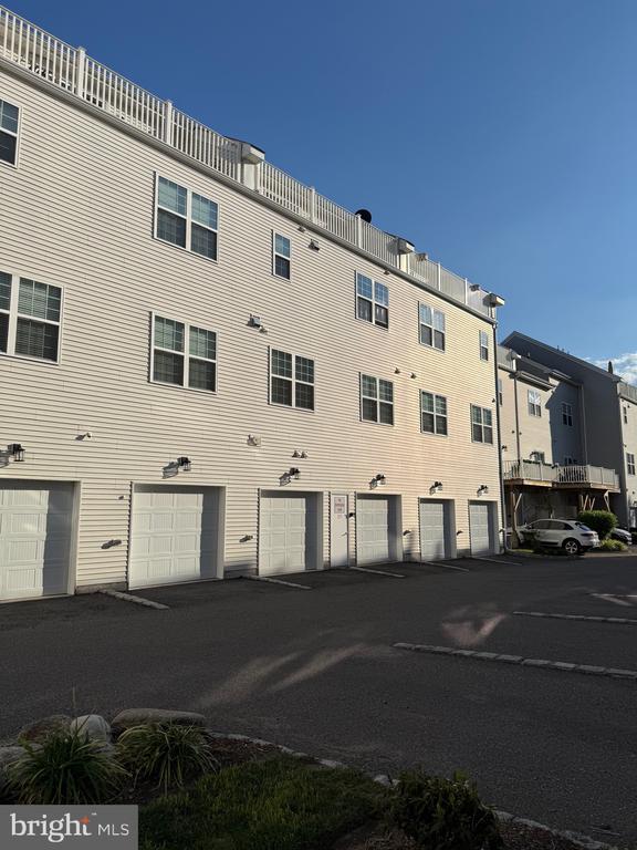 Building Photo - 116B Konefal St