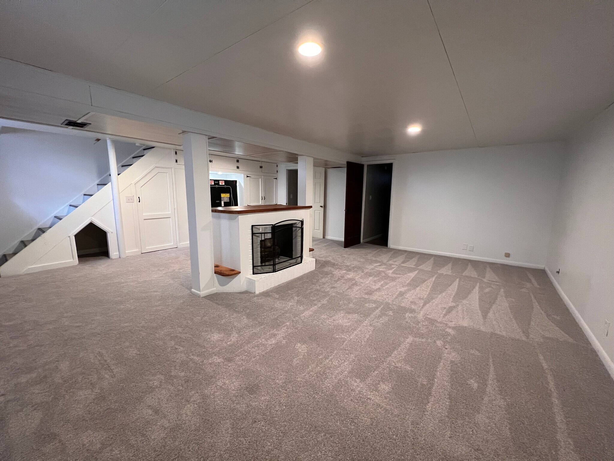 Building Photo - 1051 Curdes Ave