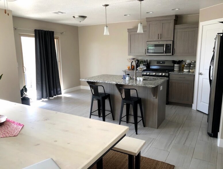 Building Photo - 3239 S 840 E