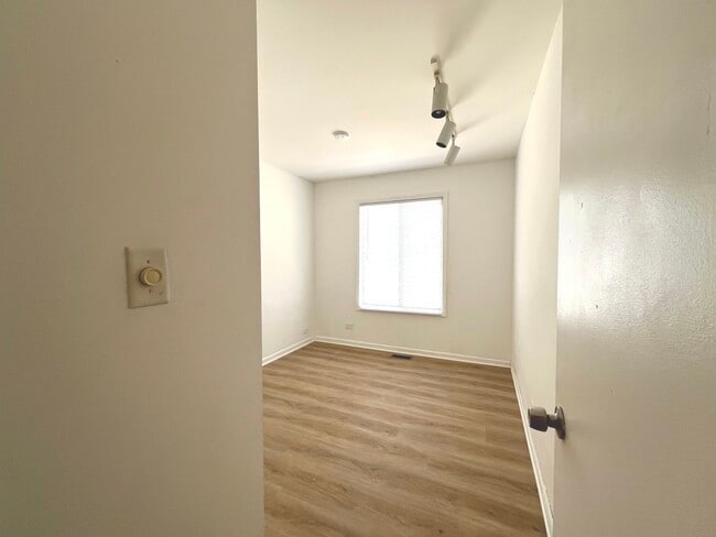 Building Photo - 341 Jefferson Ct