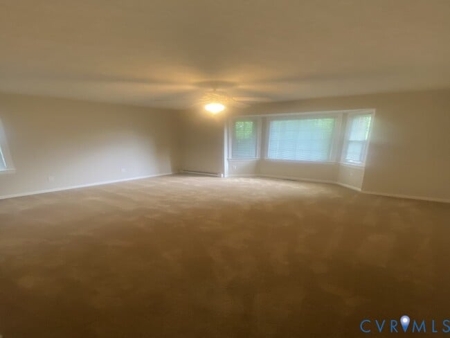 Building Photo - 8161 Dunfee Ln