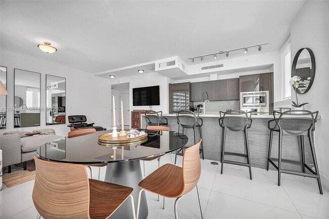 Building Photo - 1080 Brickell Ave