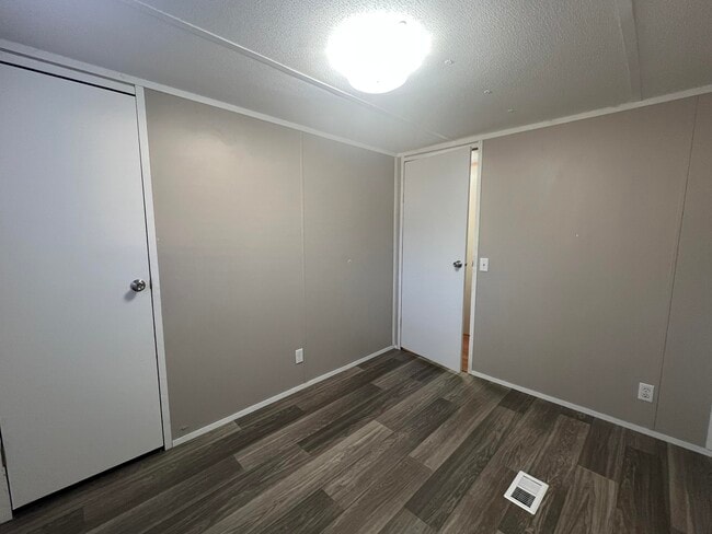 Building Photo - 295 Sawgrass Ct