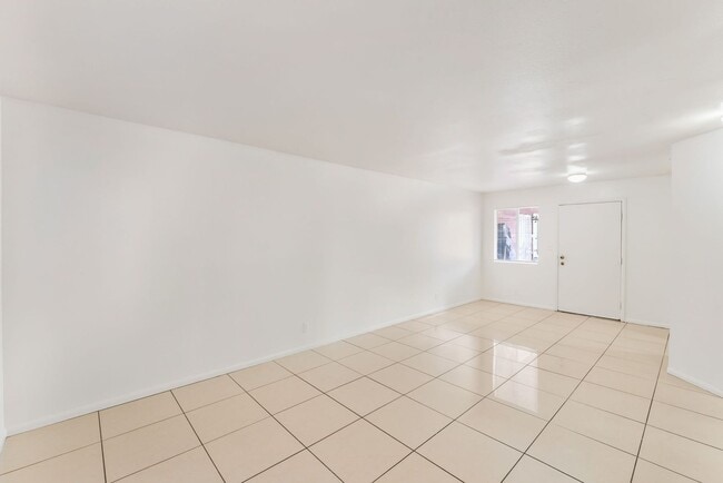Building Photo - 375 N 15th St