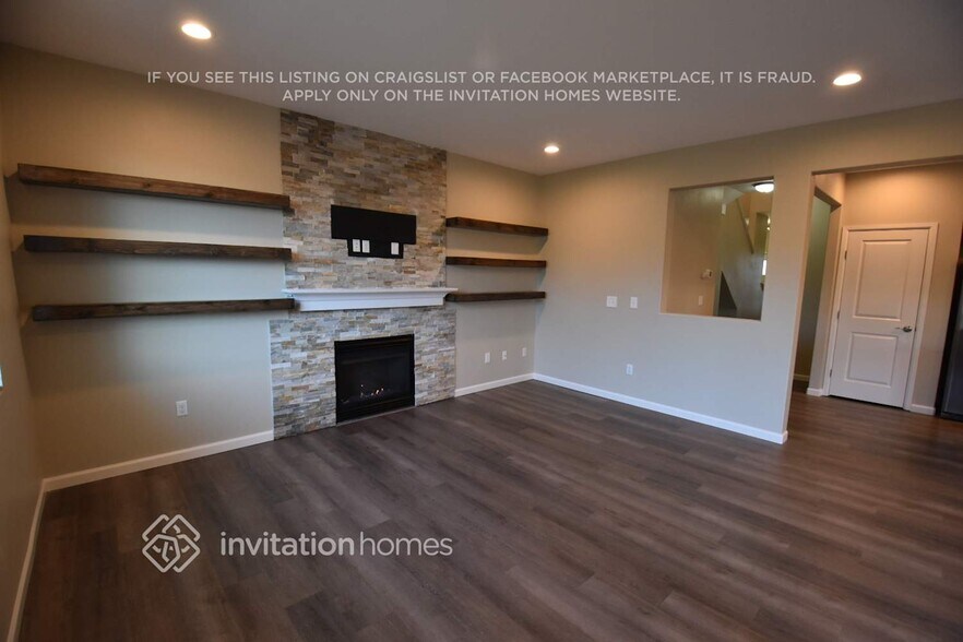 Building Photo - 19124 18th Ave Ct E
