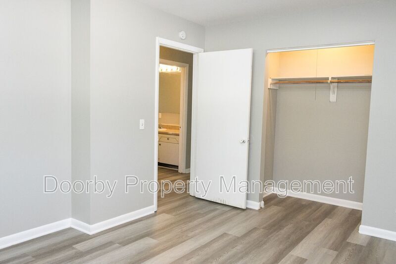 Building Photo - 183 Colony Cir