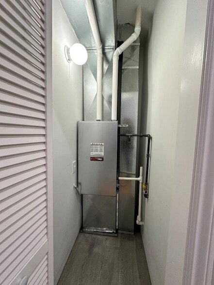 Building Photo - 2002 W 21st Pl