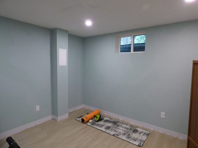Building Photo - Great Home in a Quiet Neighborhood