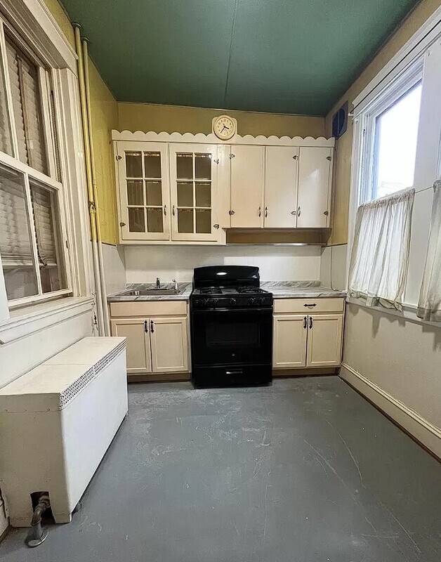 Building Photo - 1935 W Hunting Park Ave