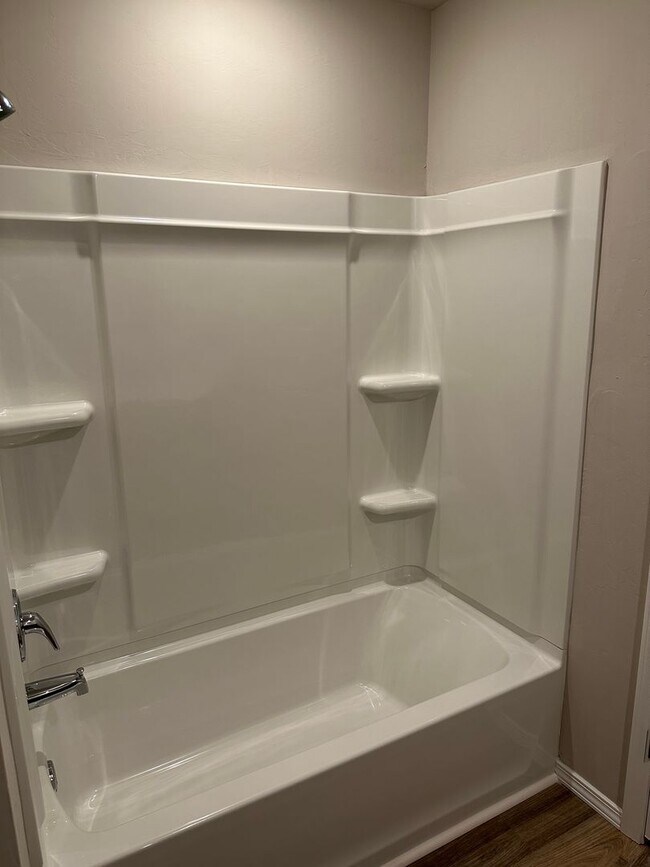 Building Photo - Make Morgan Glen Home! Preleasing This Three-Bedroom, Two-Bath Beauty Now