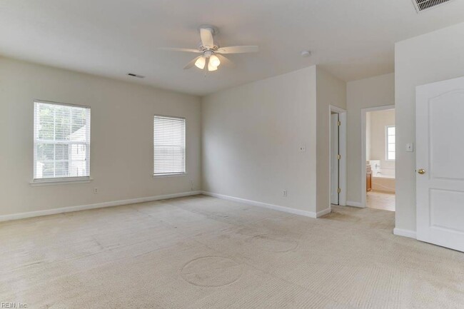 Building Photo - 528 Normandy St