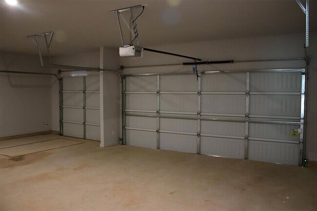 Building Photo - 17876 Salem Rd