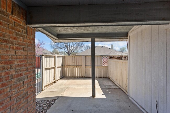 Building Photo - 6505 Towne Park Dr