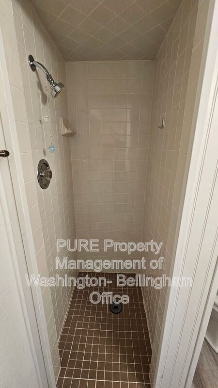 Building Photo - 625 N Garden St