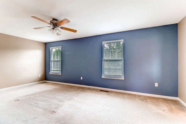 Building Photo - Large Single Family Home Near APG!
