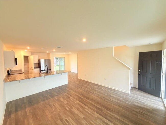 Building Photo - 733 James Ct