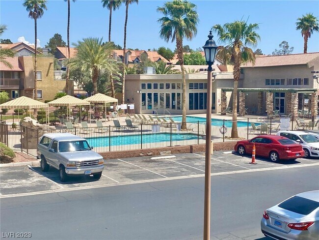 Building Photo - 5081 River Glen Dr