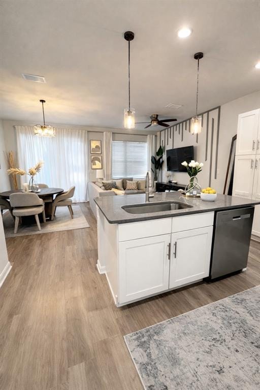 Building Photo - 3413 E Louisiana Ave