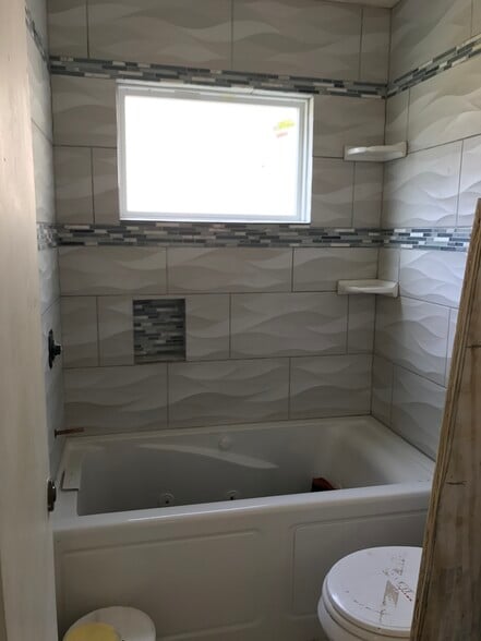 Building Photo - 158 Northwood Dr