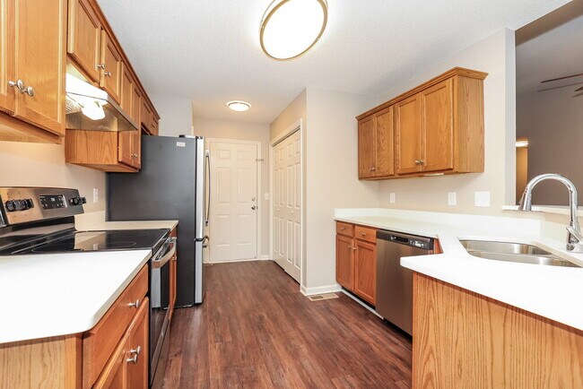 Building Photo - 3868 Round Rock Dr