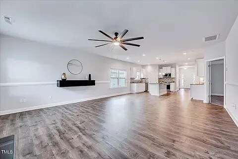 Building Photo - Room in House on Boomer St