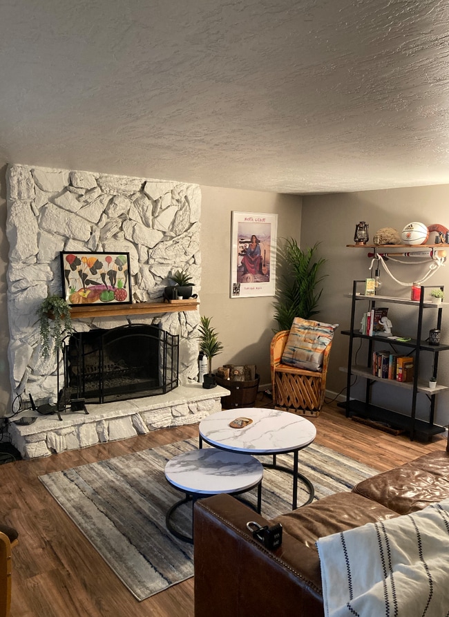 Building Photo - 2863 Applewood Ln