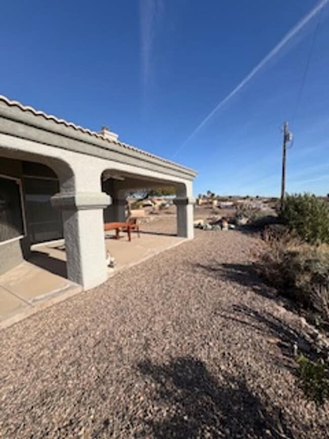 Building Photo - 3 BEDROOM 2 BATH 2 CAR GARAGE w/ Detached 2 room Shop - LONG TERM RENTAL in LHC!!