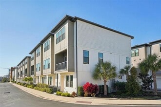 Building Photo - 2511 N Grady Ave