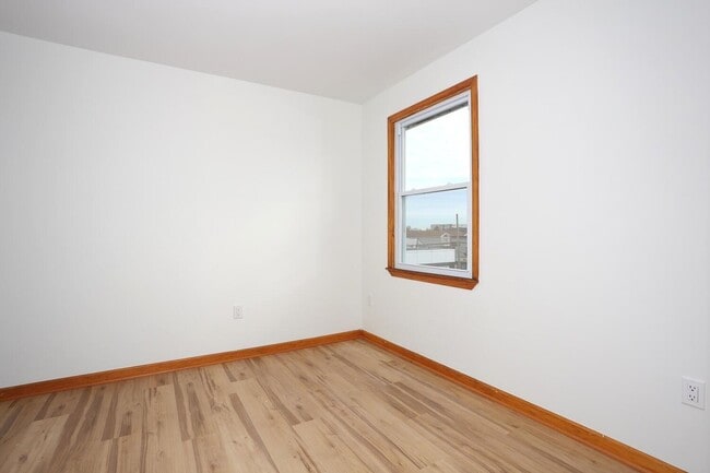 Building Photo - 1150 70th St