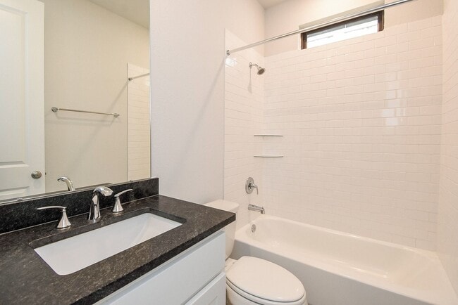 Building Photo - 3322 Verdant Ln