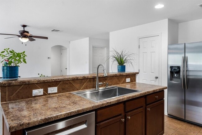 Building Photo - 150 Breccia Cove