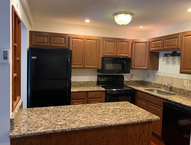 Building Photo - 52 Parish Pathe