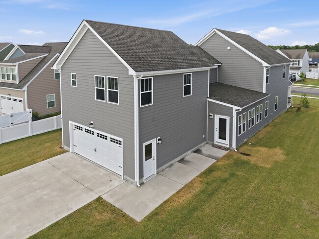 Building Photo - 208 Ryker Rd E