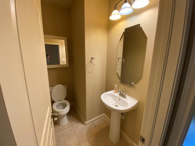 Building Photo - 4526 Brant Crossing Dr