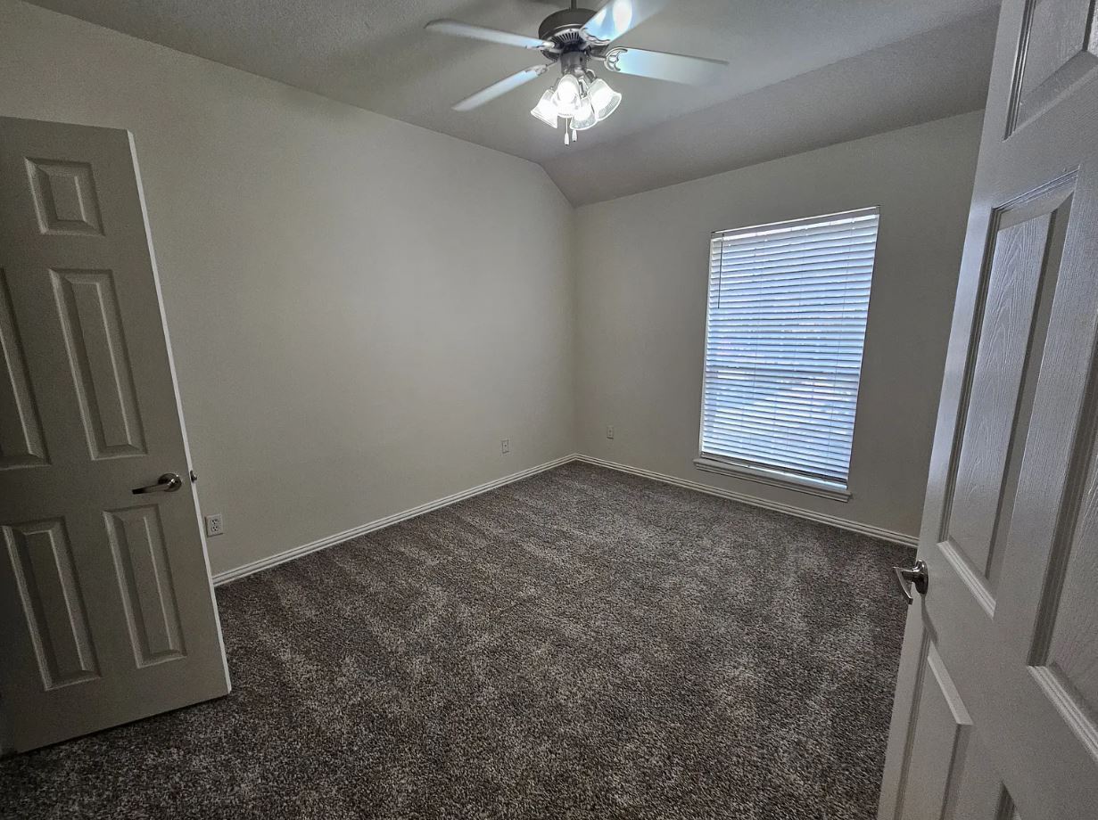 Building Photo - 1001 Krenek Tap