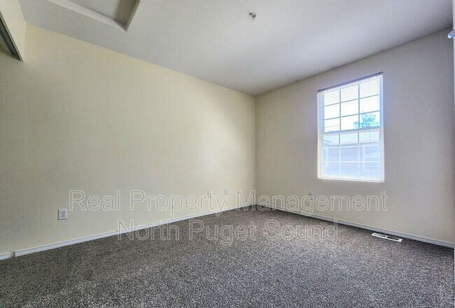 Building Photo - 1430 W Casino Rd