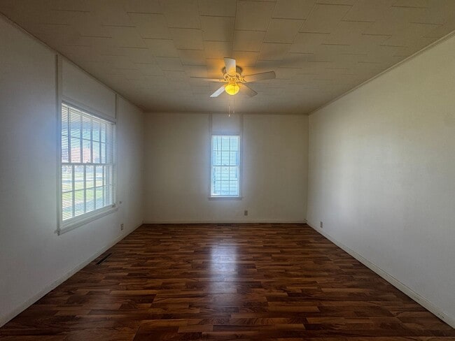 Building Photo - 309 N 17th St