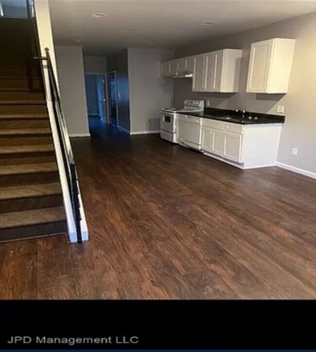 NICE TOWNHOME IN PORT RICHMOND AREA FOR RENT 3116 Weikel St
