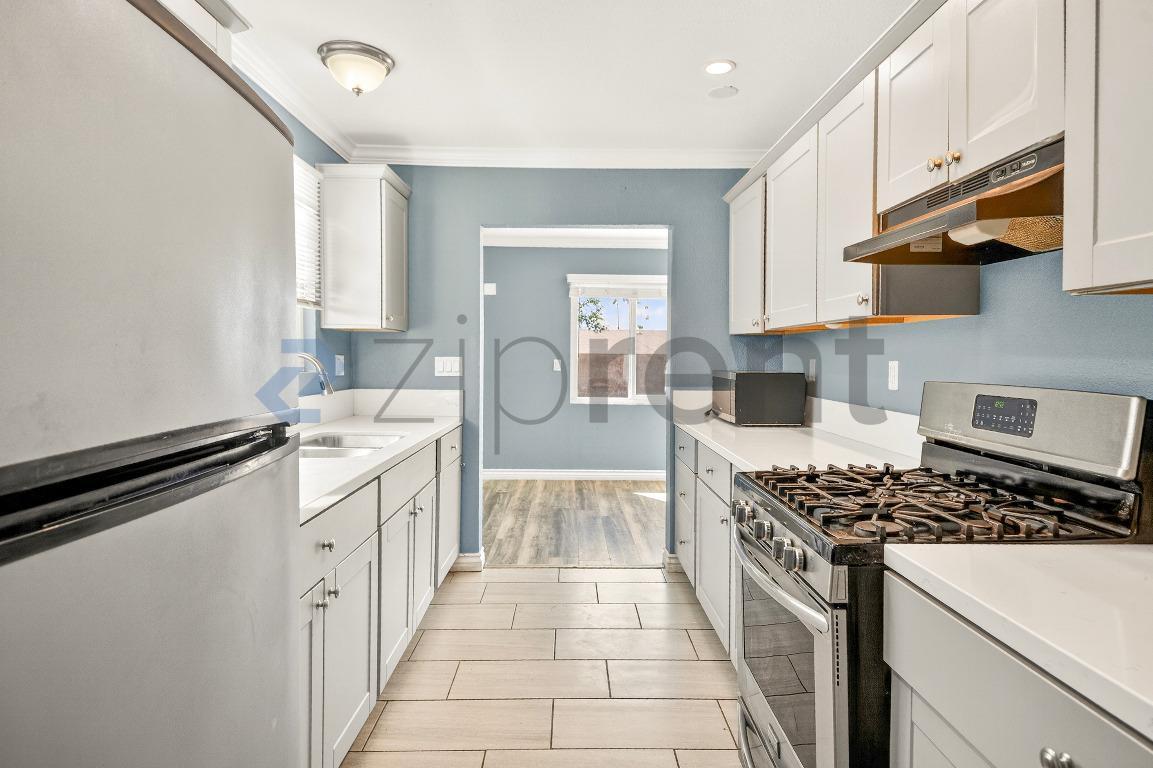 Building Photo - 45463 Foxton Ave