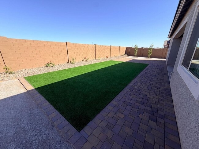 Building Photo - 24136 N 172nd Dr
