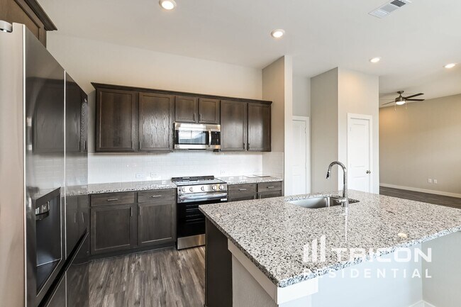 Building Photo - 4924 San Fabiano Ct