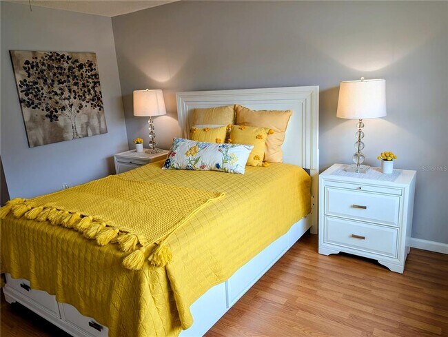 Building Photo - 6896 W Country Club Ln